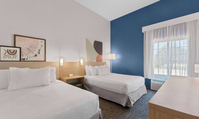 Far North Central Hotel | Spark by Hilton San Antonio Dominion