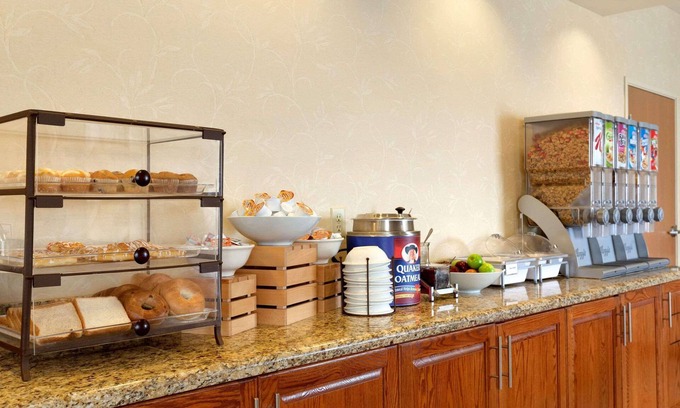 South Side Hotel | Spark by Hilton South East Corpus Christi