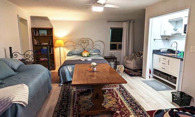 Brookings Apartamento | Sparkling Clean, Private & Quiet! Amazing Ocean Views [2]