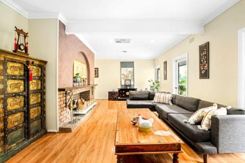 Donvale Casa | Sparkling Family Friendly Gem in Leafy Donvale