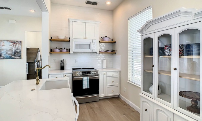 Reunion Cabaña | Sparkling Sapphire Cottage near Disney World
