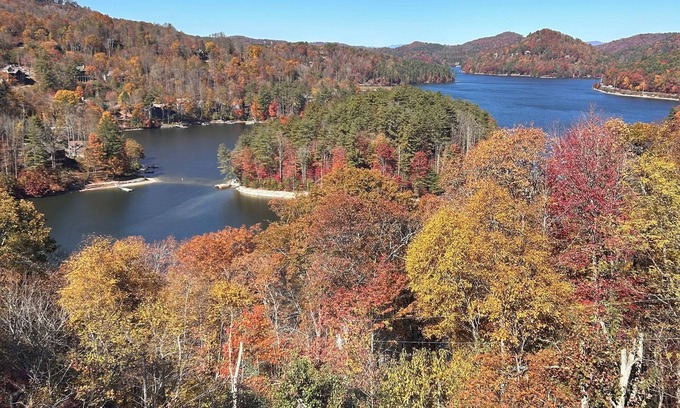 Glenville Apartamento | SPARKLING WATERS RETREAT!! BIG Lake Glenville, lake and mtn views! CLOSE TO TOWN