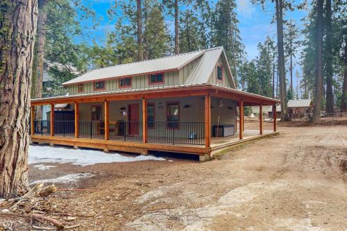 Shaver Lake Casa | Sparrow Cabin