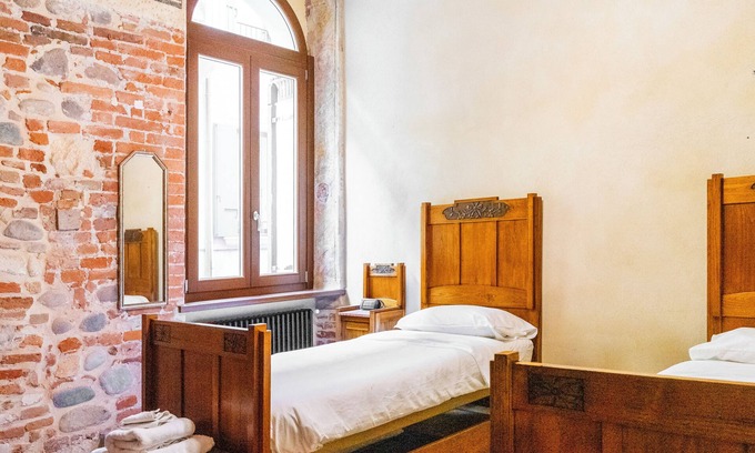 Sud-Est Apartamento | Spazio Seicentesco: 2-bedroom apartment in Verona's city centre with WiFi and AC