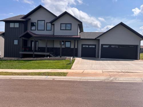 Spearfish Casa | Spearfish spacious home, exit 17, 10 miles to Sturgis Deadwood Spearfish