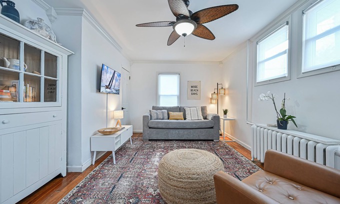 Ventnor City Apartamento | Special Beach Cottage w/ Deck