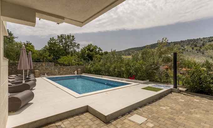 Srinjine Villa | Villa "PARADISE ON EARTH" con piscina privada cerca de Split.