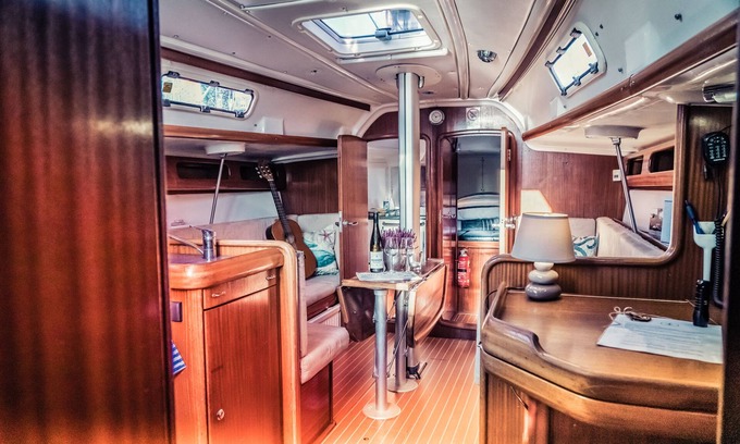 Uberseestadt Alquiler De Eote | Special overnight adventure on sailing yacht in Bremen.