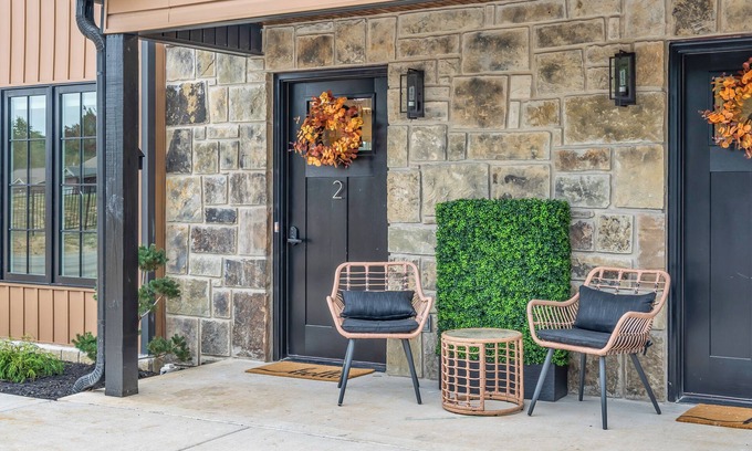 Powell Casa | Speciality Volunteer Themed Townhouse