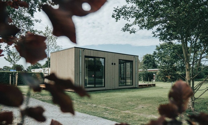 Ouddorp Cabaña | Specially designed chalet with dishwasher, in a holiday park near the sea