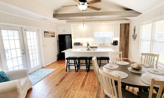 South Sarasota Casa | Specious and renovated 2 bed 2 bath house