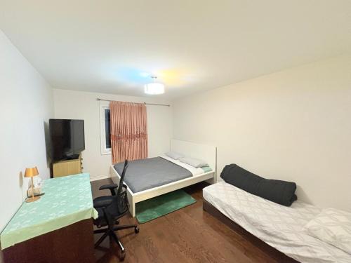 Clairlea - Birchmount Casa | specious private room with a washroom