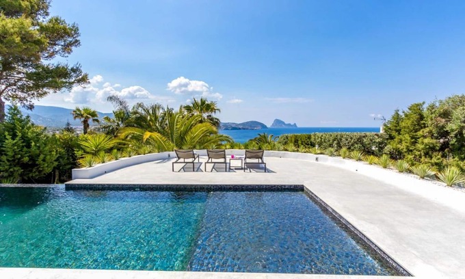 Cala Comte Casa | Spectacular views and very close to the beaches in the SW