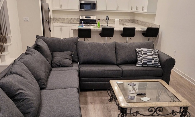 Riverpark Casa | Spectacular 2 bedroom townhome located directly off the 101 Hwy