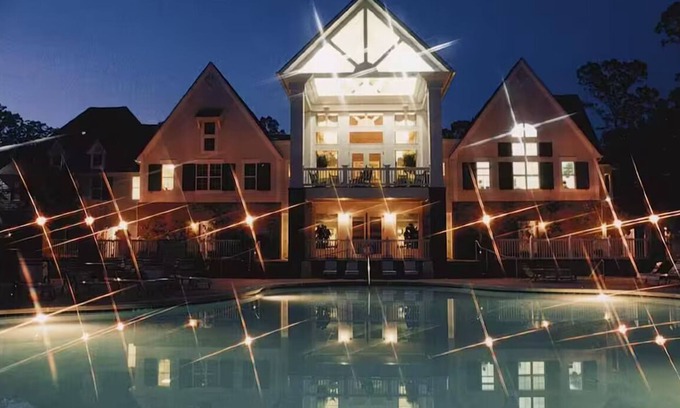Lackey Complejo | Spectacular 3-bedroom resort in wonderful Williamsburg.