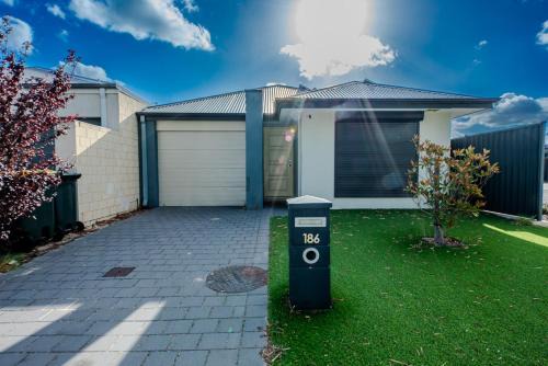 Brabham Casa | Spectacular 3 Bedroom, 2 Bathroom Home.