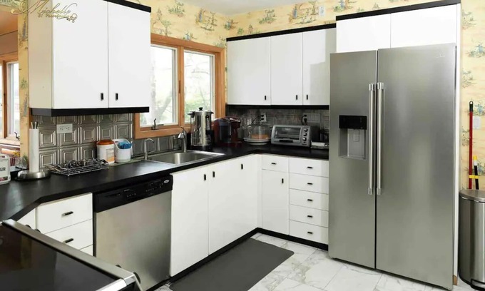 South Valley Stream Casa | Spectacular 4-bedroom home with private attached bathroom