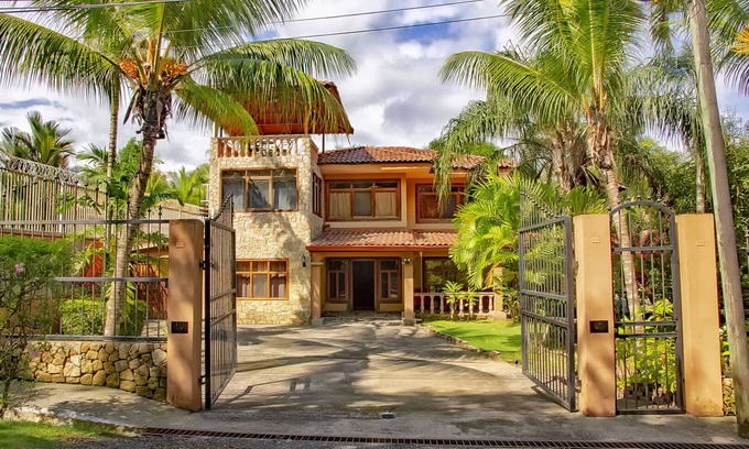 Villas Xihu Casa | Espectacular 5 dormitorios 3. 5 baños 15 minutos a pie de la playa - Capacidad para 13 - Piscina !!!