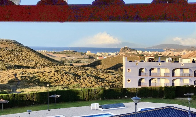 Los Geraeos Apartamento | Espectacular apartamento con Vistas Mar. WIFI. Smart TV 58”