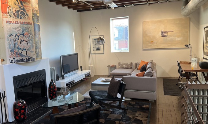 Christie Pits Apartamento | Spectacular Authentic Loft.