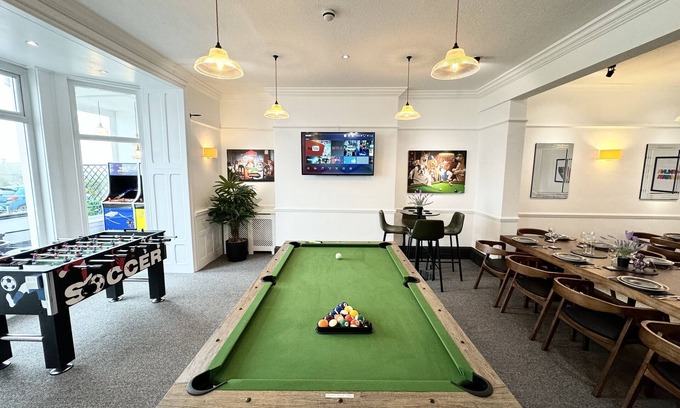 Bude Casa | Spectacular beach front luxury house, sleeps 22+