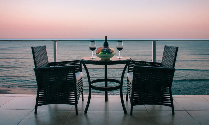Boca Corona Apartamento | SPECTACULAR BEACHFRONT SUITE WITH MAGNIFICENT VIEW - GOLDEN COWRY