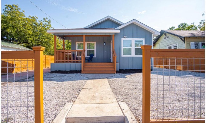 Eastside Promise Neighborhood Casa | Spectacular Brand New 4BR2.5BA Near DT Riverwalk