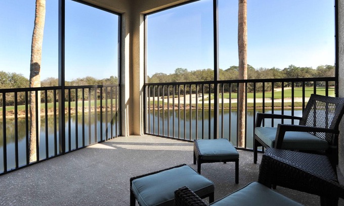Braden River Condominio | Ven y disfruta de este complejo tranquilo y hermoso complejo de golf