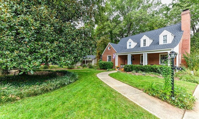 High Point Casa | Spectacular Craftsman Home in the Heart of High Point NC