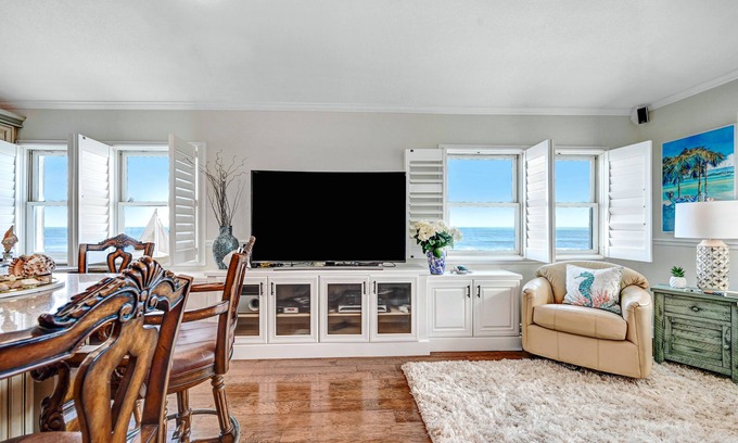 Satellite Beach Condominio | Spectacular direct ocean front condo with amazing views of the Atlantic