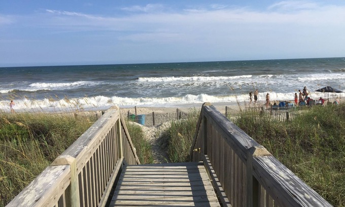 Emerald Isle Condominio | Espectacular Direct Oceanfront 2BR Condo en Emerald Isle NC