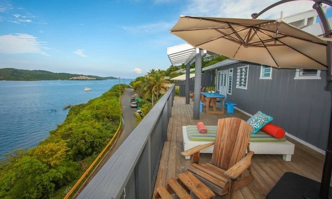 Playa Sardinas II Casa | Villa Ilusion en Culebra hasta 19 huéspedes