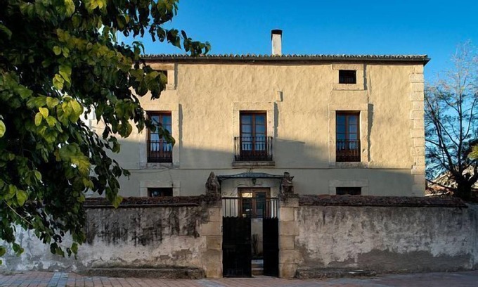 Alameda del Valle Cabaña | Espectacular Casa Histórica Casa del Farmacéutico para 12 personas