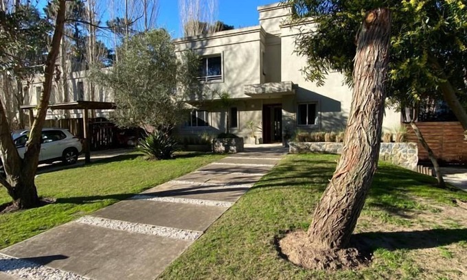 El Placer Casa | Espectacular casa en un barrio cerrado en Rincón del Indio cerca del mar