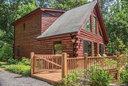 Marion Casa | Spectacular Log Cabin Home 45 minutes to Asheville