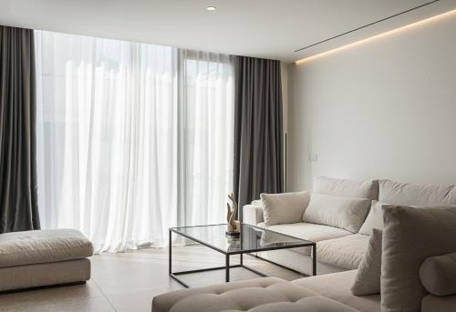 Triana Casa | Spectacular Luxury & Design Home