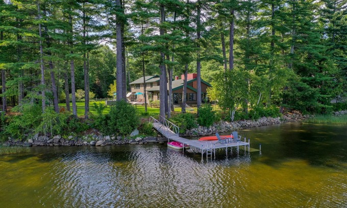Auburn Casa | Spectacular Maine Lake House with private waterfront near Bates College
