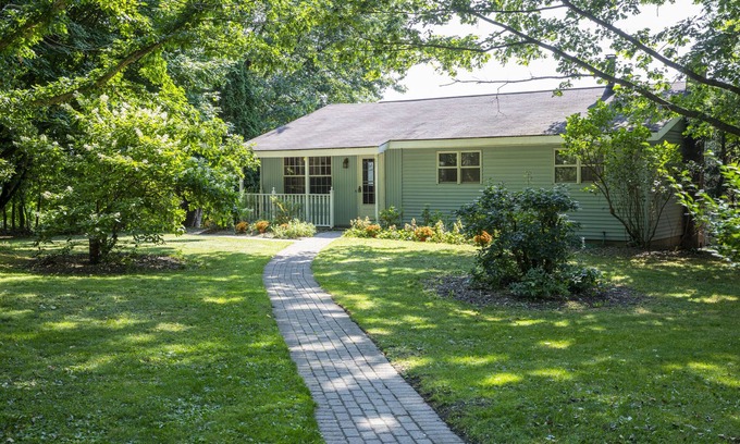 Newfield Casa | Spectacular Mountain View, Sunroom, Hot Tub, Secluded, Peaceful Getaway