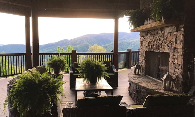 Topton Casa | Spectacular mountain view! Minutes to hiking, whitewater, fishing