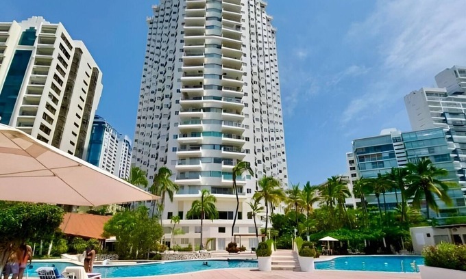 Lomas de Costa Azul Apartamento | Espectacular departamento a pie de playa
