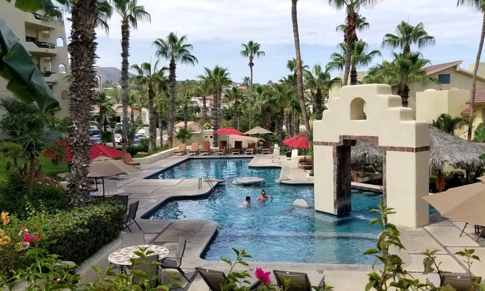 Cabo Bello Condominio | Espectaculares vistas al mar y a la playa para nadar. Piscina, bar o playa a pocos pasos