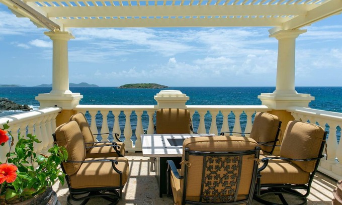 Estate Johns Folly Villa | Espectacular Villa frente al mar 4 BDRM expansiva