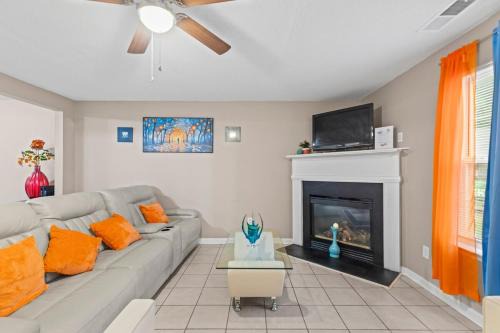Stockbridge Casa | Spectacular Quiet Townhome with Modern Comfort