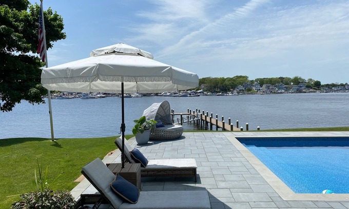 Manasquan Casa | Spectacular Riverfront Property