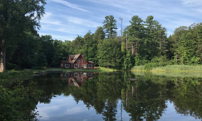 Lee Casa | ¡Espectacular entorno en su propio lago privado cerca de todo!