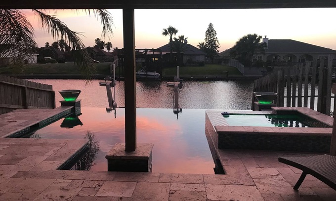Corpus Christi Casa | Spectacular Sunsets! Private Pool & Spa on Canal - Walk to Beach & Restaurants!!