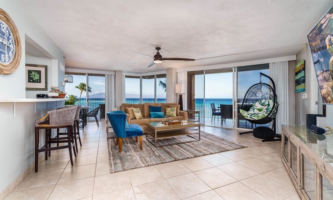 Kahana Condominio | Spectacular Views Oceanfront Corner Royal Kahana 2Bd Hotel zone Safe to Book.