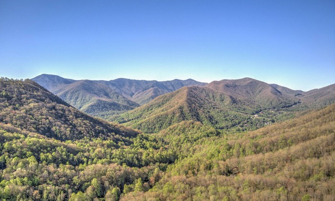 Cataloochee Ranch Casa | Spectacular Views, Privacy and Hot Tub