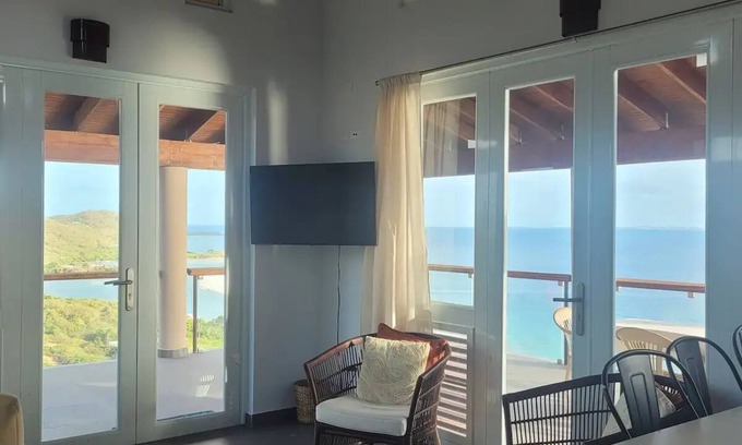 Playa Sardinas I Casa | Spectacular Villa Vista Melones Second Floor