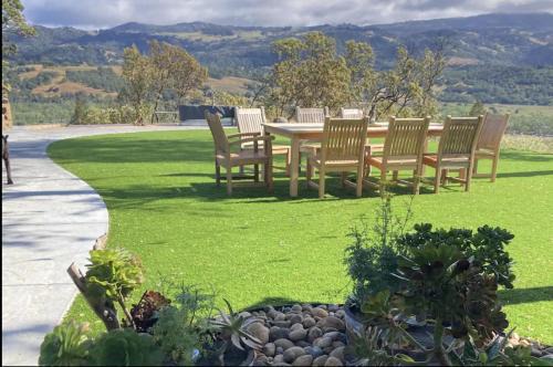 Cloverdale Casa | Spectacular vineyard views